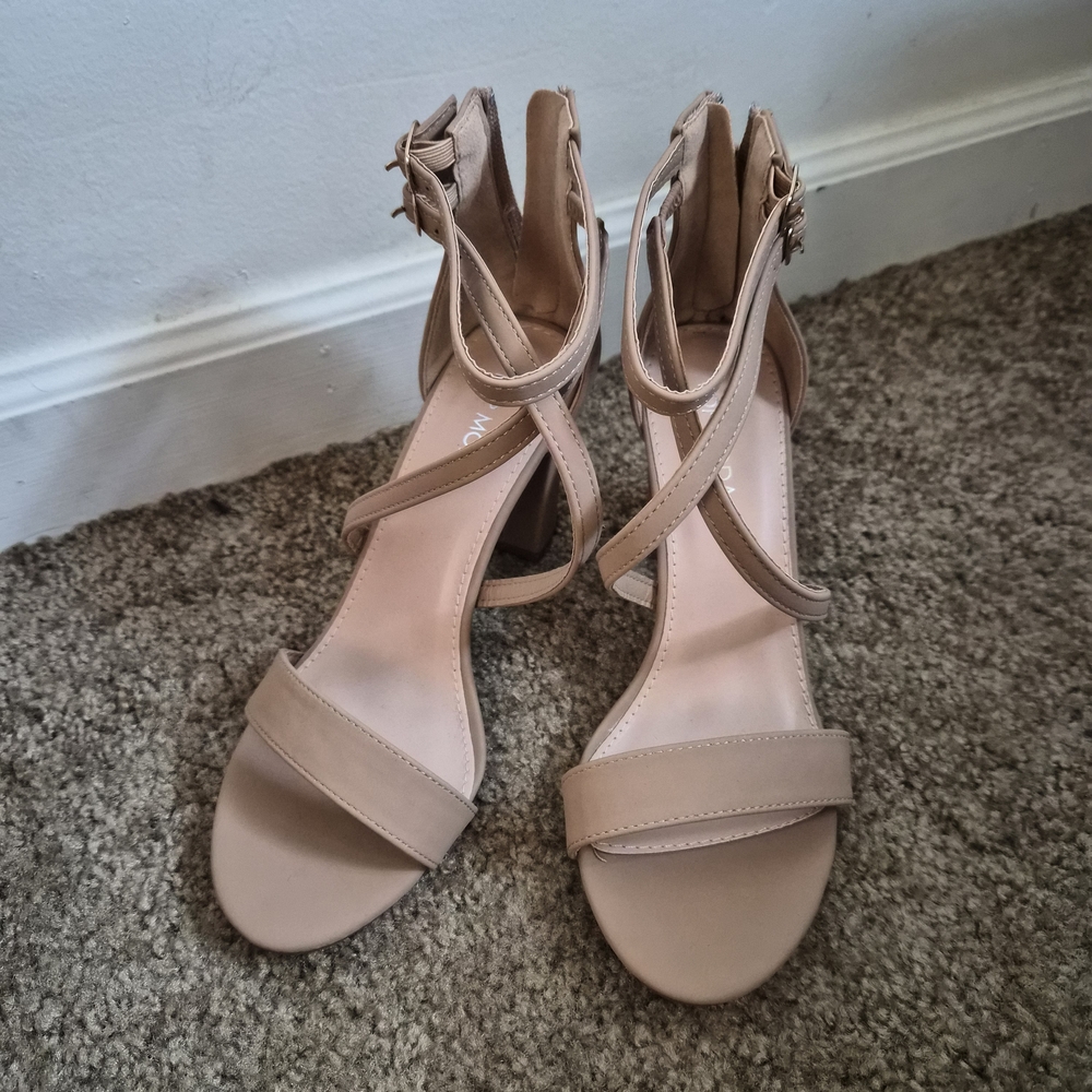 TOP Moda Nude Strappy Heels